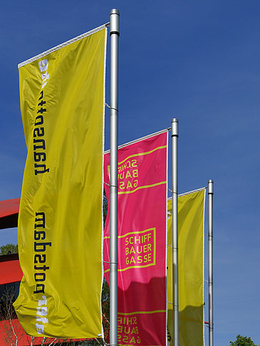 Foto Fahnen am Theater - Potsdam