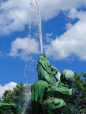 Foto Brunnen auf dem Platz der Republik - Hamburg