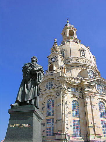 Martin Luther Denkmal an der Frauenkirche Foto 
