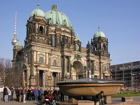 Dom und Suppenschüssel Fotos