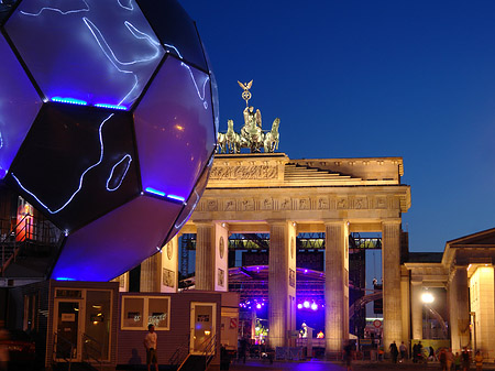 Brandenburger Tor bei Nacht Foto 