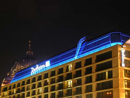 Fotos Radisson bei Nacht