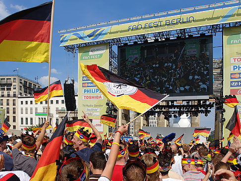 Foto Bühne auf dem Fanfest