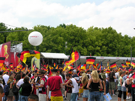Showbühne am Brandenburger Tor Foto 
