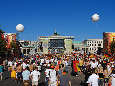Leinwand und Fans Fotos