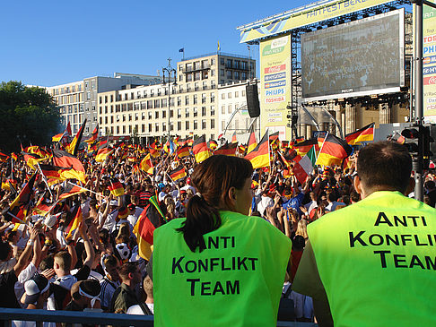 Anti Konflikt Team - Fanfest Foto 