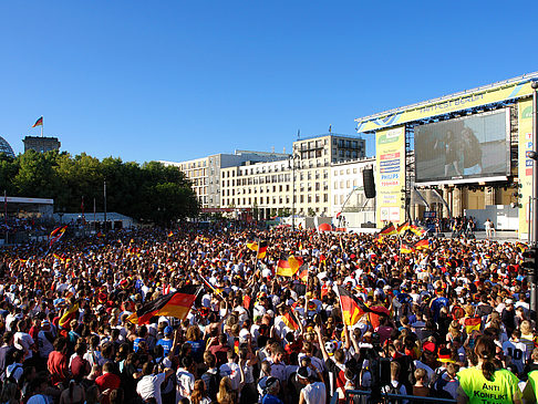 Foto Fanmeile am Reichstag - Berlin