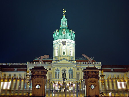 Eingang zum Schloss Charlottenburg Fotos