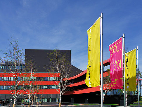 Foto Fahnen am Theater