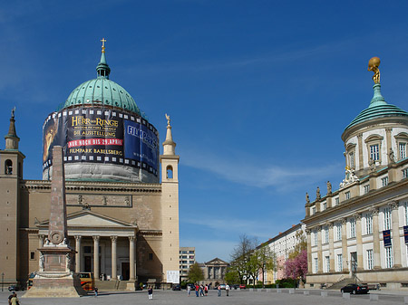 Nikaolaikirche und Rathaus Foto 