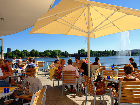 Brunchterrasse auf dem Alster Pavillon