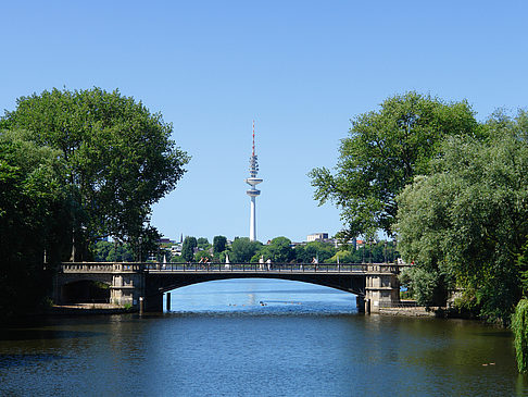Foto Schwanenwikbrücke und Heinrich-Hertz-Turm