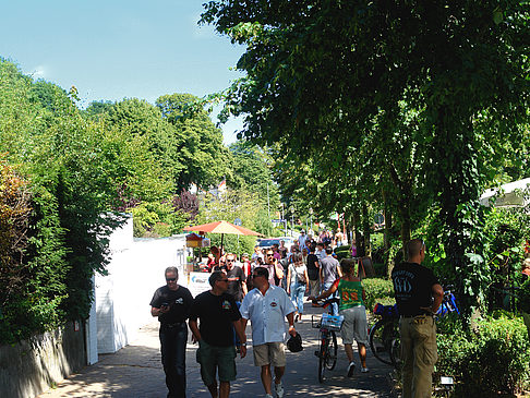 Foto Touristen in Övelgönne - Hamburg