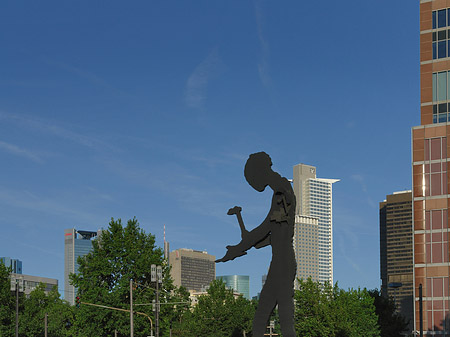 Hammering Man