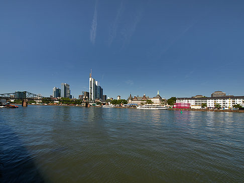 Blick über den Main Fotos
