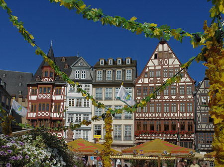 Foto Römer geschmückt mit Girlanden - Frankfurt am Main