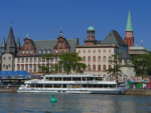 Foto Saalhof mit Schiff - Frankfurt am Main