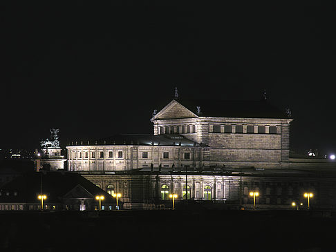 Foto Semperoper bei Nacht
