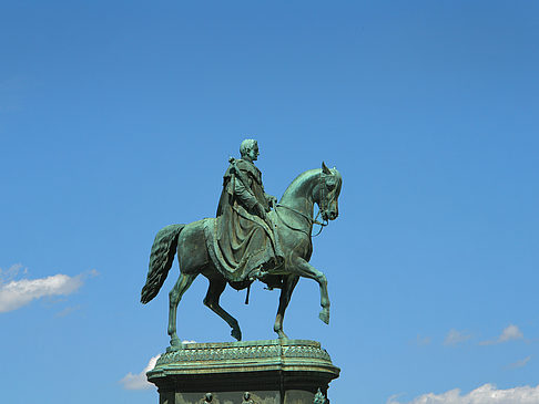 Fotos König-Johann-Statue